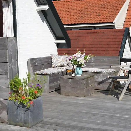 Отель De Waag Берген